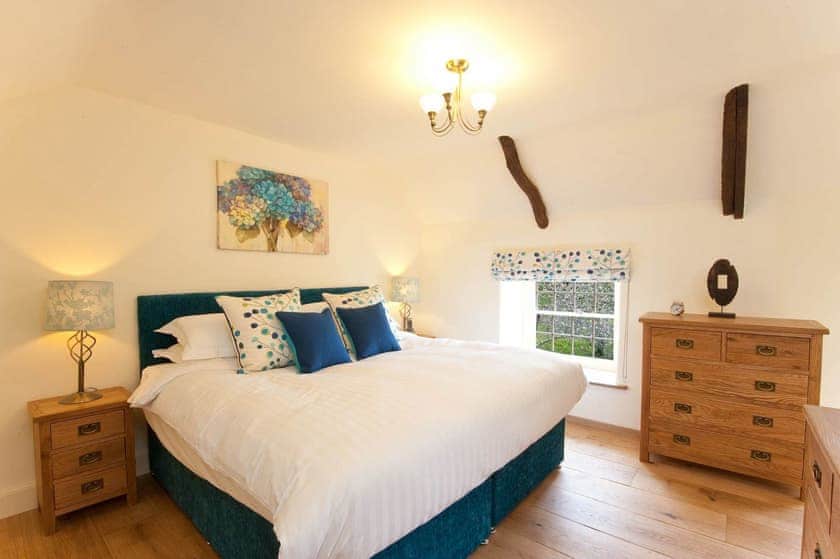 Turn a Penny - Tregothnan Properties, Coombe