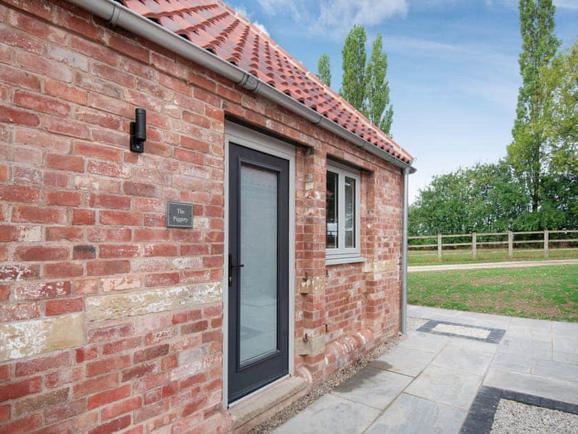 Exterior | The Piggery - Little Corkhill Farm Holidays, Newark