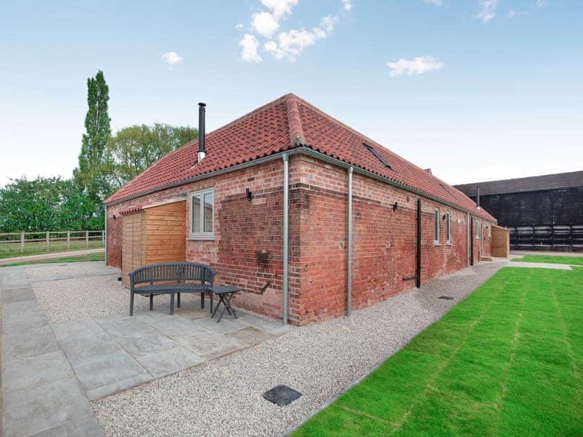 Exterior | The Piggery - Little Corkhill Farm Holidays, Newark
