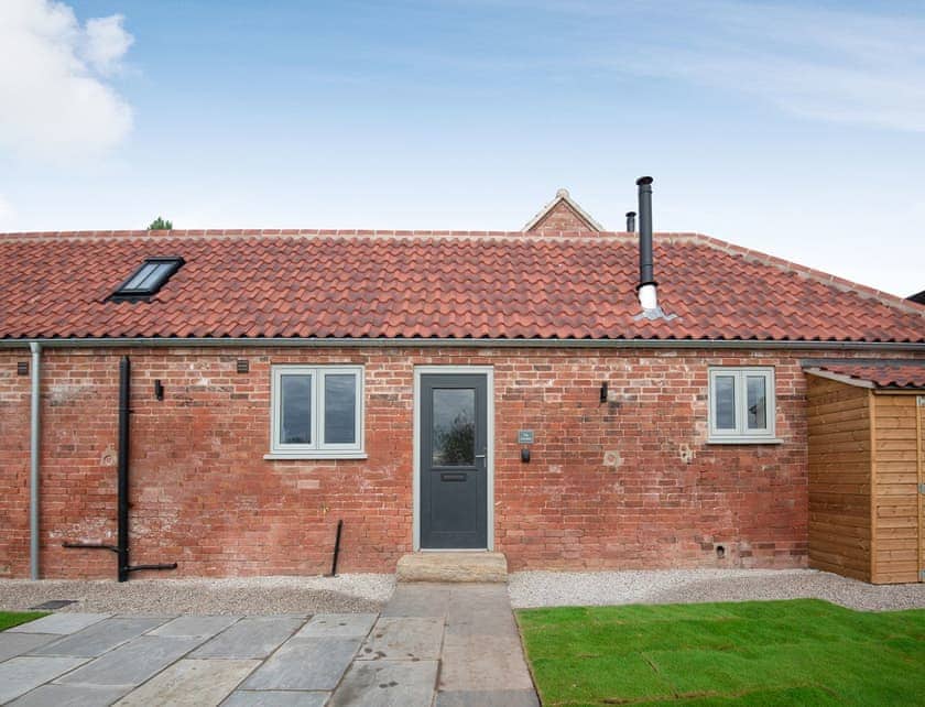 Exterior | The Cowshed - Little Corkhill Farm Holidays, Newark