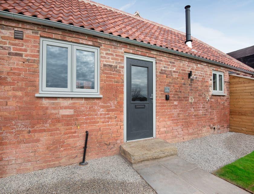 Exterior | The Cowshed - Little Corkhill Farm Holidays, Newark