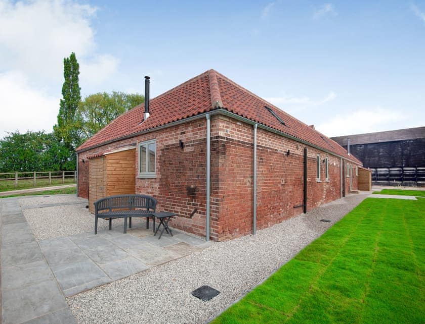 Exterior | The Cowshed - Little Corkhill Farm Holidays, Newark