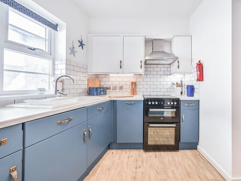Kitchen | Ellington Court #2, Torquay