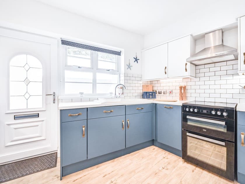 Kitchen | Ellington Court #2, Torquay