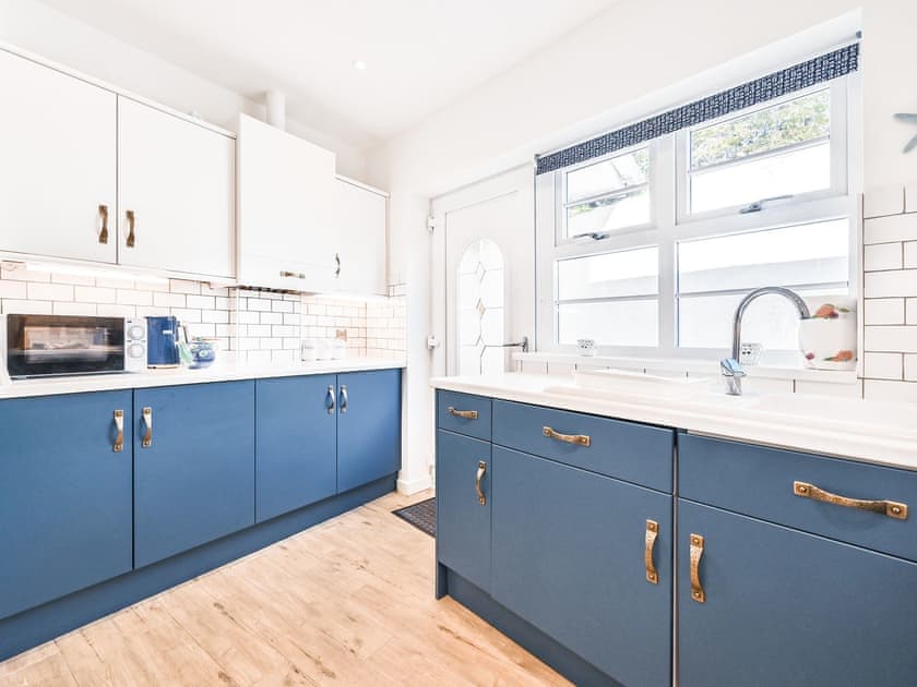 Kitchen | Ellington Court #2, Torquay