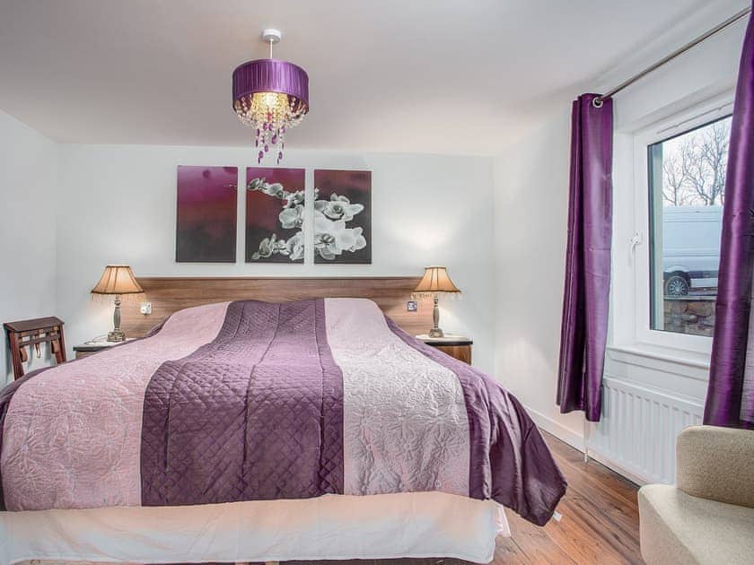 Downstairs bedroom | Orchard House - Blinkbonny Cottages, Auchtermuchty