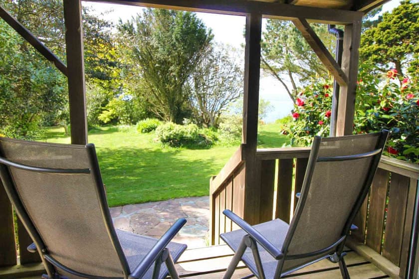 The Hut, Veryan