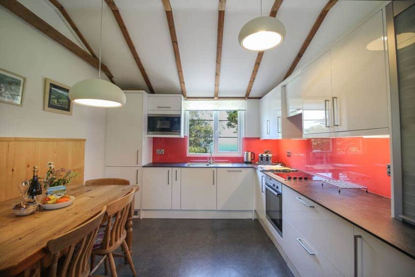 The Hut, Veryan