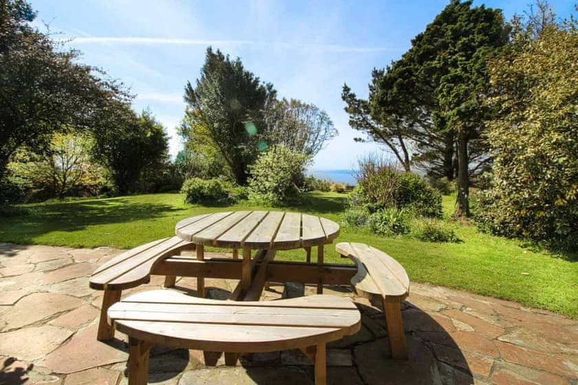 The Hut, Veryan