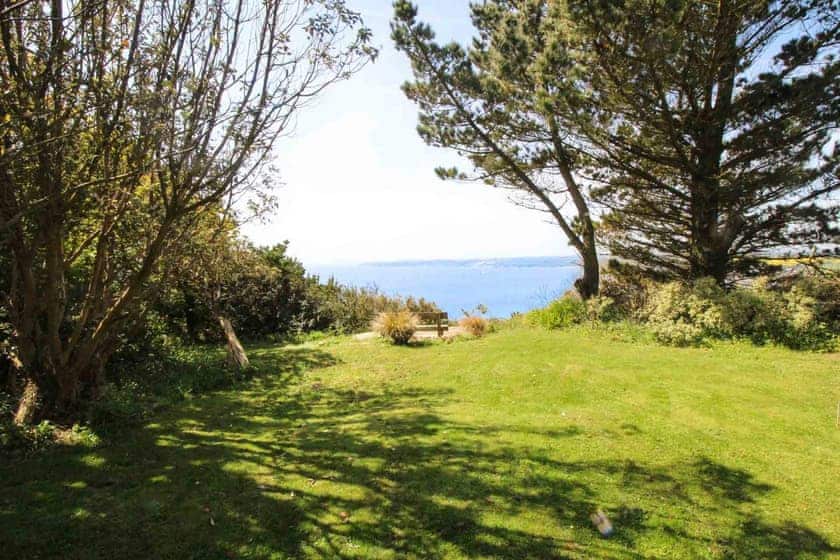 The Hut, Veryan