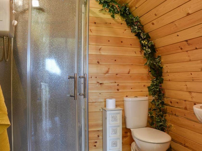 Shower room | Jacob’s Den - Dorglwyd Farm Pods, Near Swansea