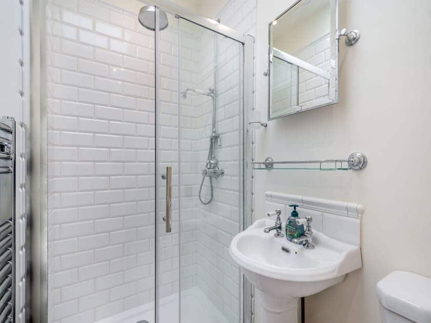 En-suite | The Cart House - Hatherop Cottages, Hatherop, near Cirencester