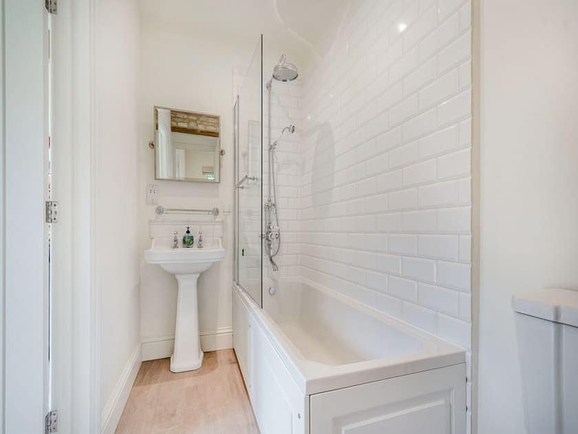 Bathroom | The Cart House - Hatherop Cottages, Hatherop, near Cirencester