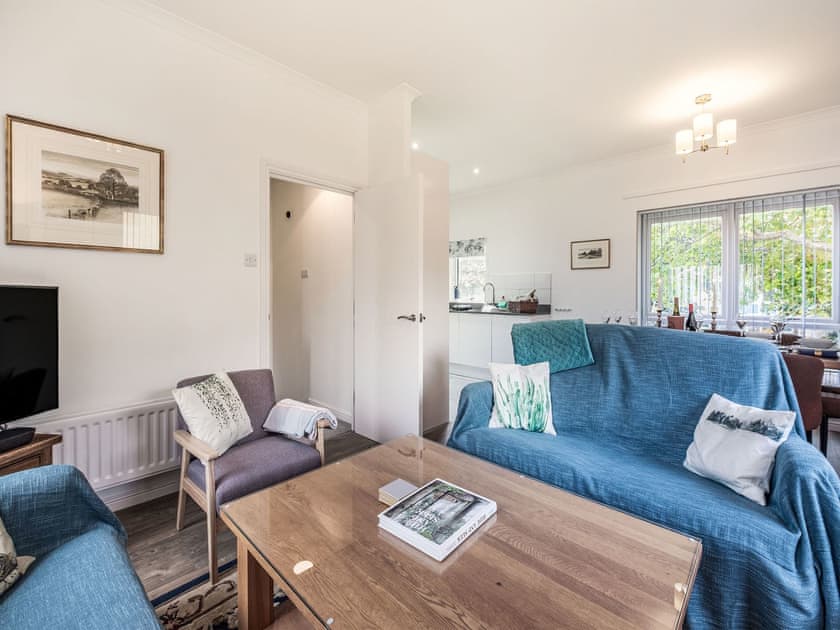 Living area | Victoria Park Mews, Victoria Park, London