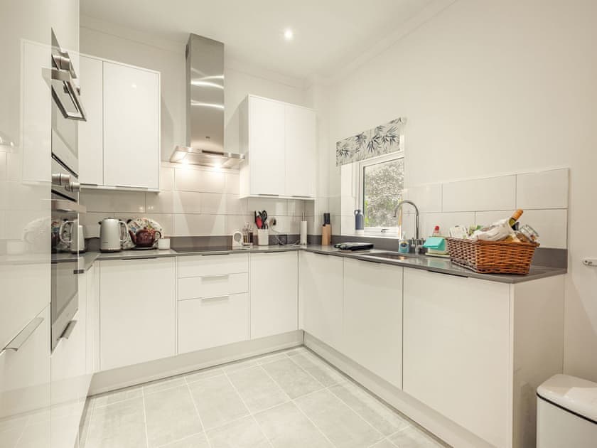 Kitchen | Victoria Park Mews, Victoria Park, London