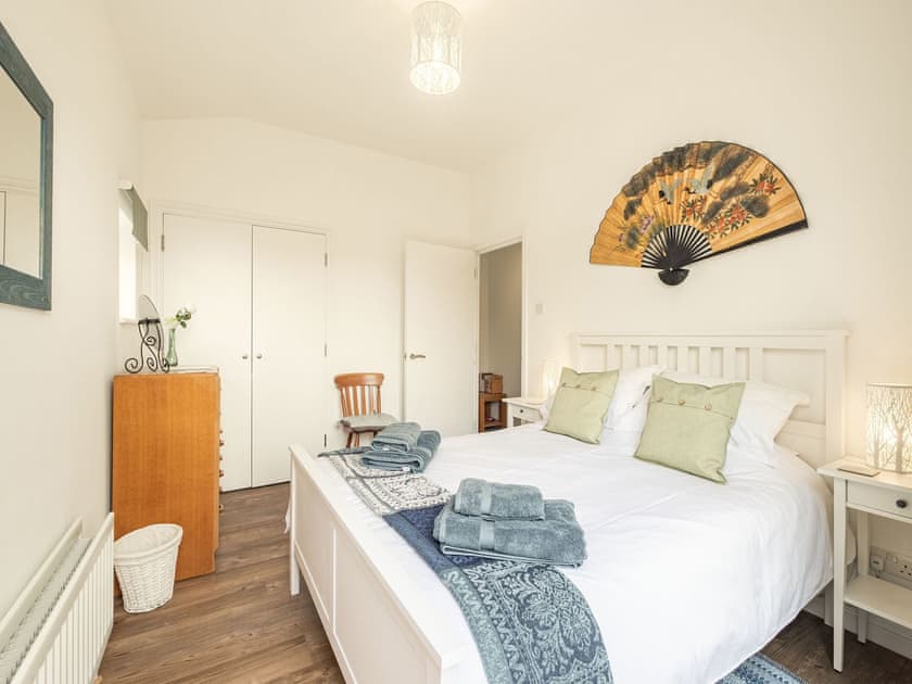 Double bedroom | Victoria Park Mews, Victoria Park, London