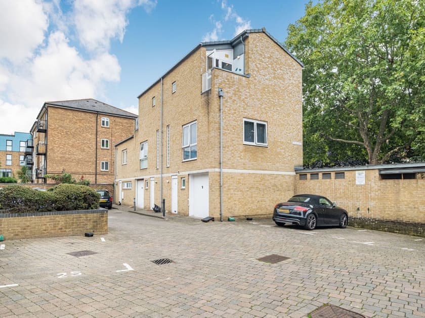 Exterior | Victoria Park Mews, Victoria Park, London