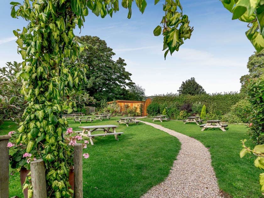 On-site amenities | Rhosyn - The Secret Garden, Llagadfan, Welshpool