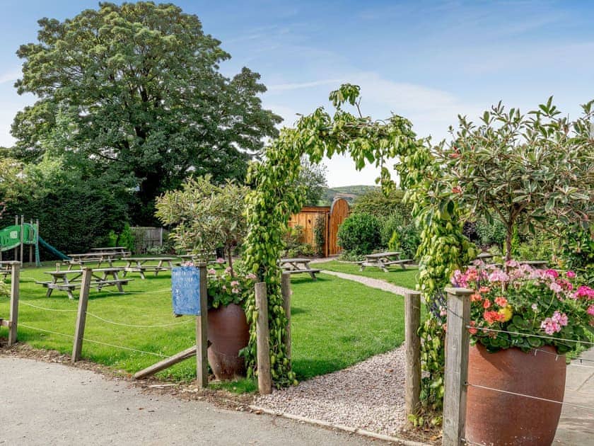 On-site amenities | Rhosyn - The Secret Garden, Llagadfan, Welshpool