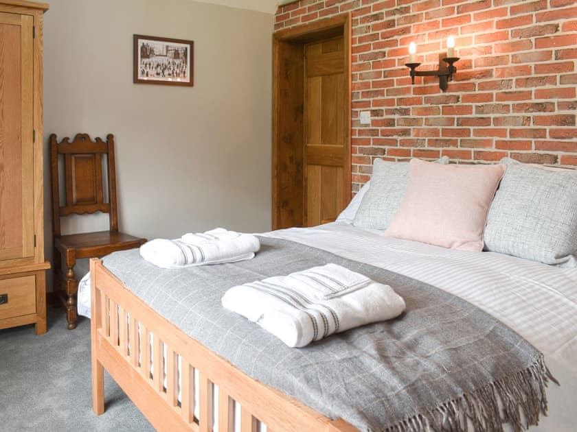 Double bedroom | Well Cottage, Horsham