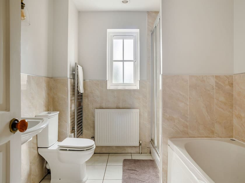 Bathroom | Chittering Farm, Stretham, Ely