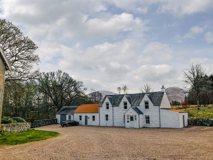 Setting | Stalker’s Cottage, Killiechonate, near Spean Bridge