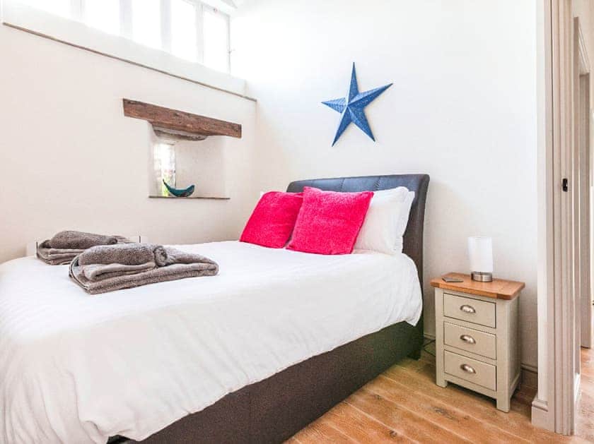 Double bedroom | The Old Granary, Stoke Fleming, near Dartmouth