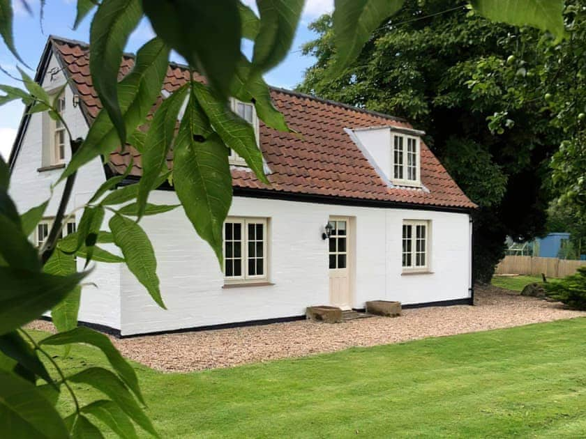 Exterior | The Mansion Cottage, Little London, near Tetford