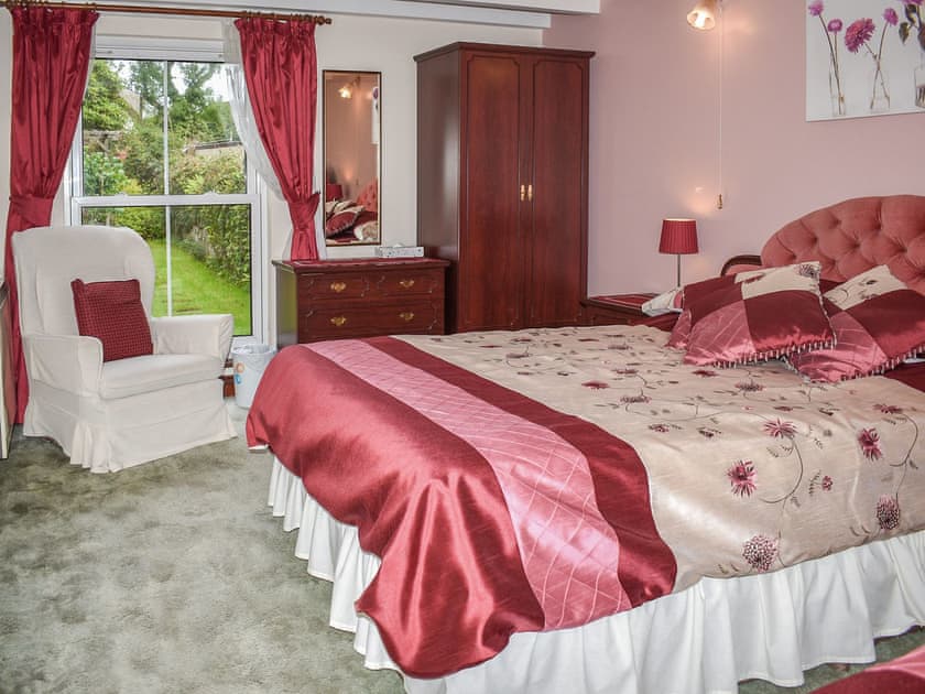 Double bedroom | Anneth Lowen, Gwennap