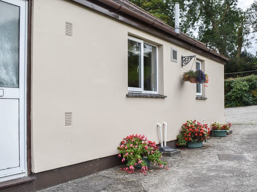 Exterior | Anneth Lowen, Gwennap