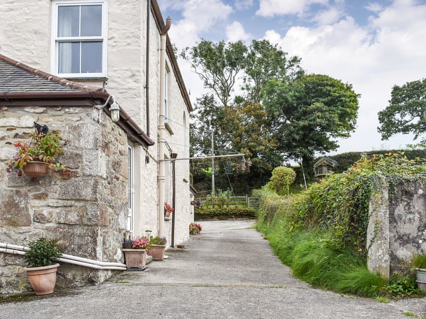 Driveway | Anneth Lowen, Gwennap