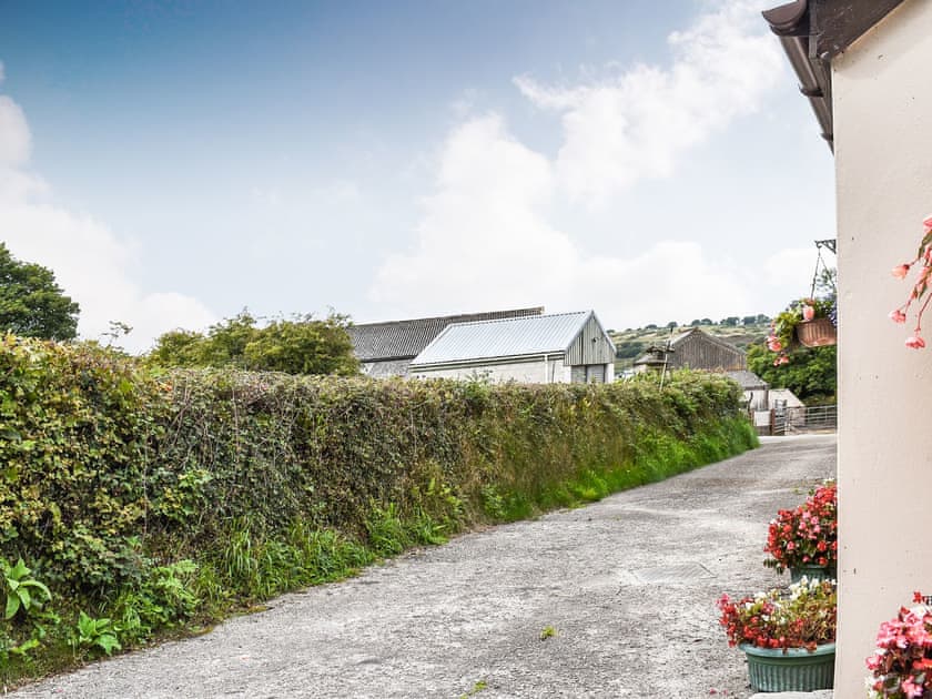 Driveway | Anneth Lowen, Gwennap