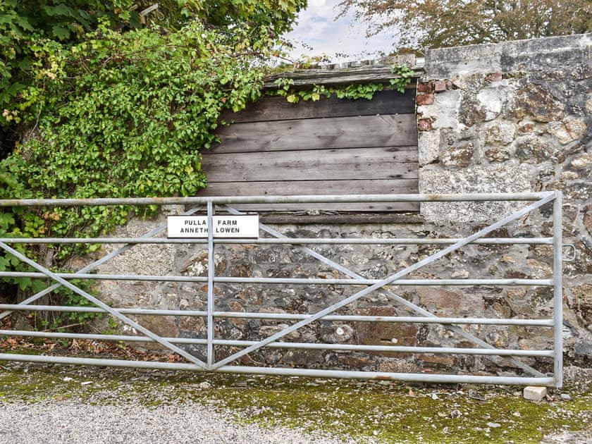Driveway | Anneth Lowen, Gwennap