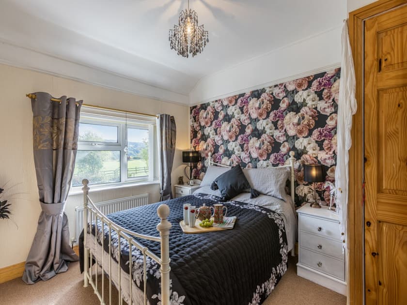 Double bedroom | Flyby Cottage, English Bicknor