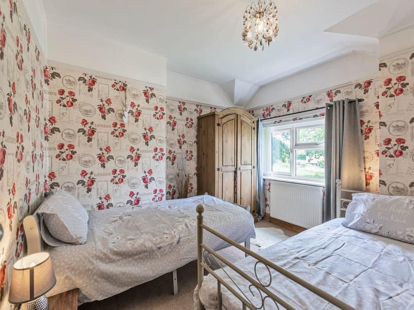 Twin bedroom | Flyby Cottage, English Bicknor