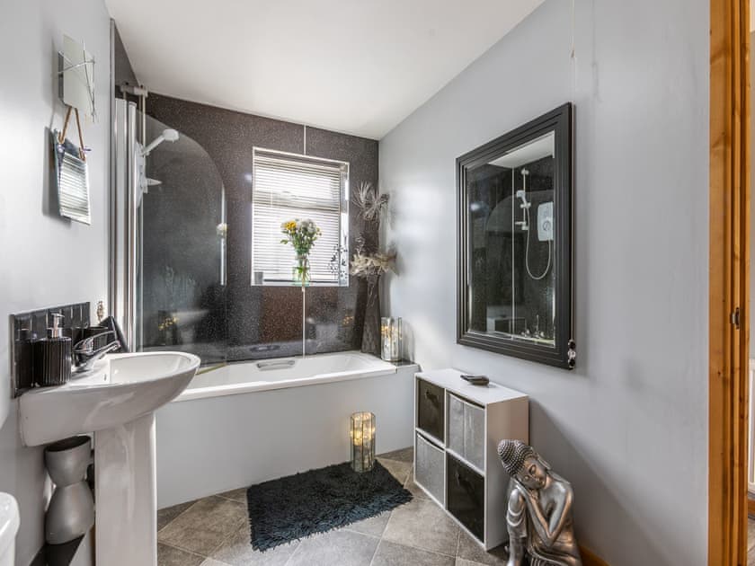 Bathroom | Flyby Cottage, English Bicknor