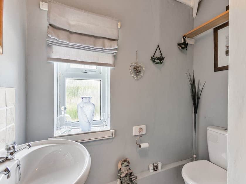 Separate toilet | Flyby Cottage, English Bicknor