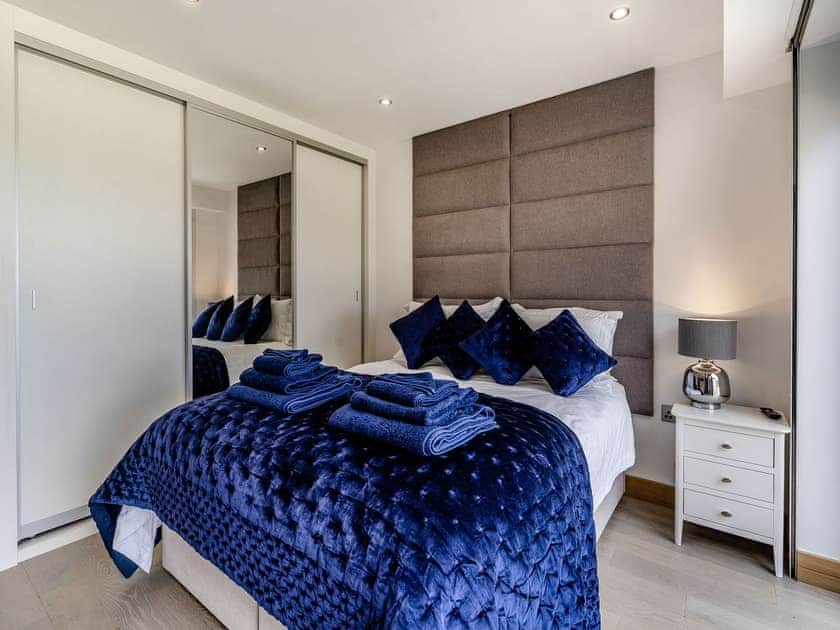 Double bedroom | Y Gelli, Pontyates