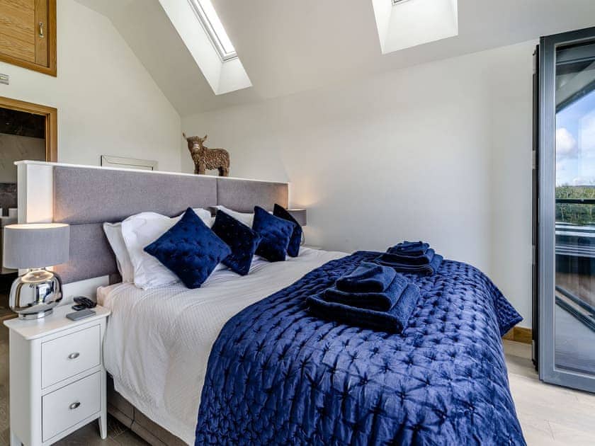 Master bedroom | Y Gelli, Pontyates