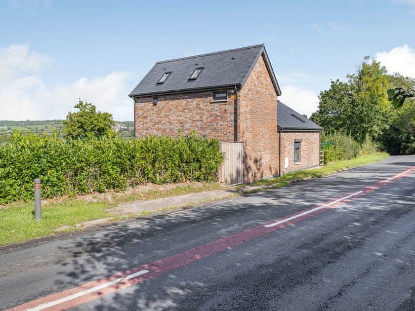 Exterior | Y Gelli, Pontyates