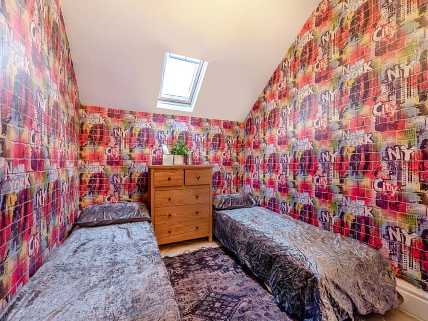 Twin bedroom | 6 Fairfield Road, Buxton