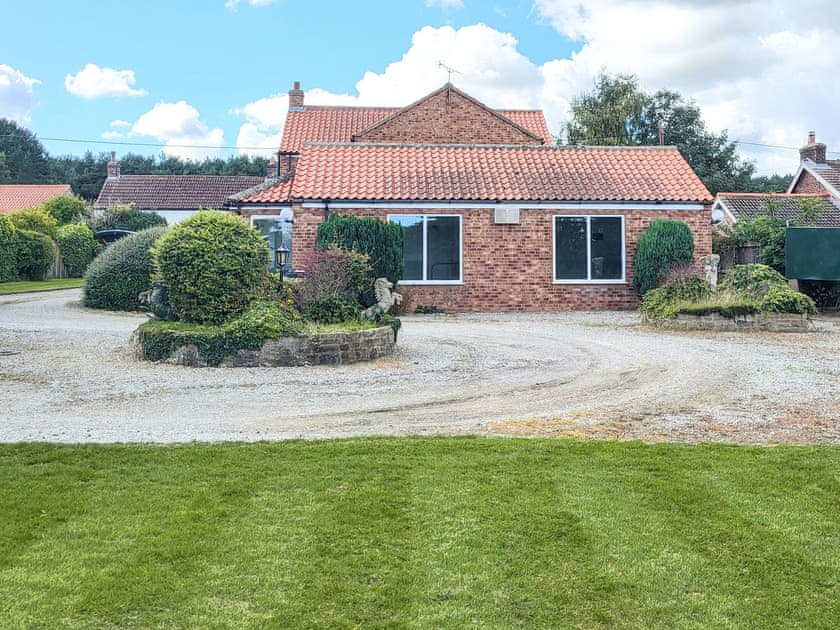 Parking | Brompton Lodge, Potter Brompton, Scarborough