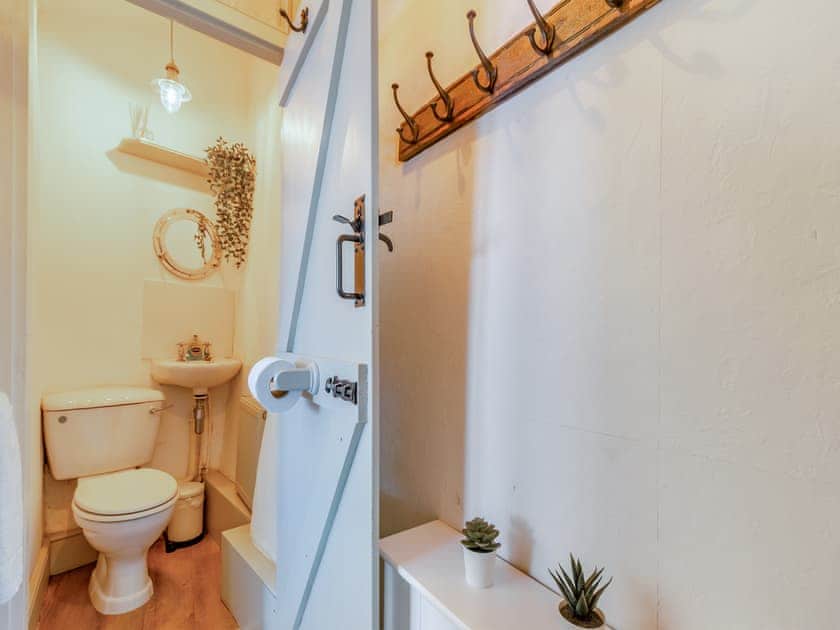 Bathroom | Daisy Cottage, Shaldon