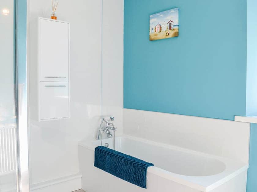 Bathroom | West Lanegate Farmhouse, Amisfield