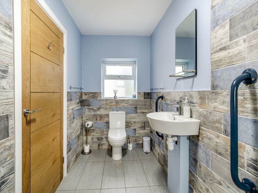 Shower room | Riviera Cottage, Sewerby, near Bridlington