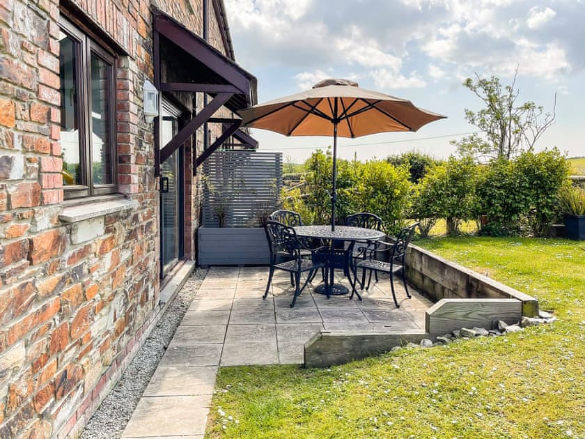 Sitting-out-area | Harvest Cottage, Padstow