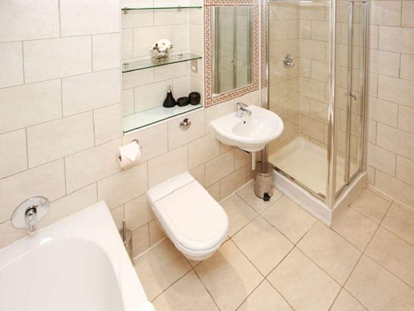 Shower room | Les Bateaux, Poole