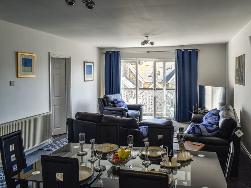 Living room/dining room | Apartment 15 Harvest Moon, Newquay