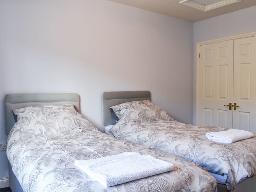 Twin bedroom | Apartment 15 Harvest Moon, Newquay