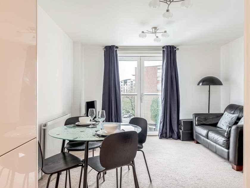 Living room/dining room | Vista, Poole